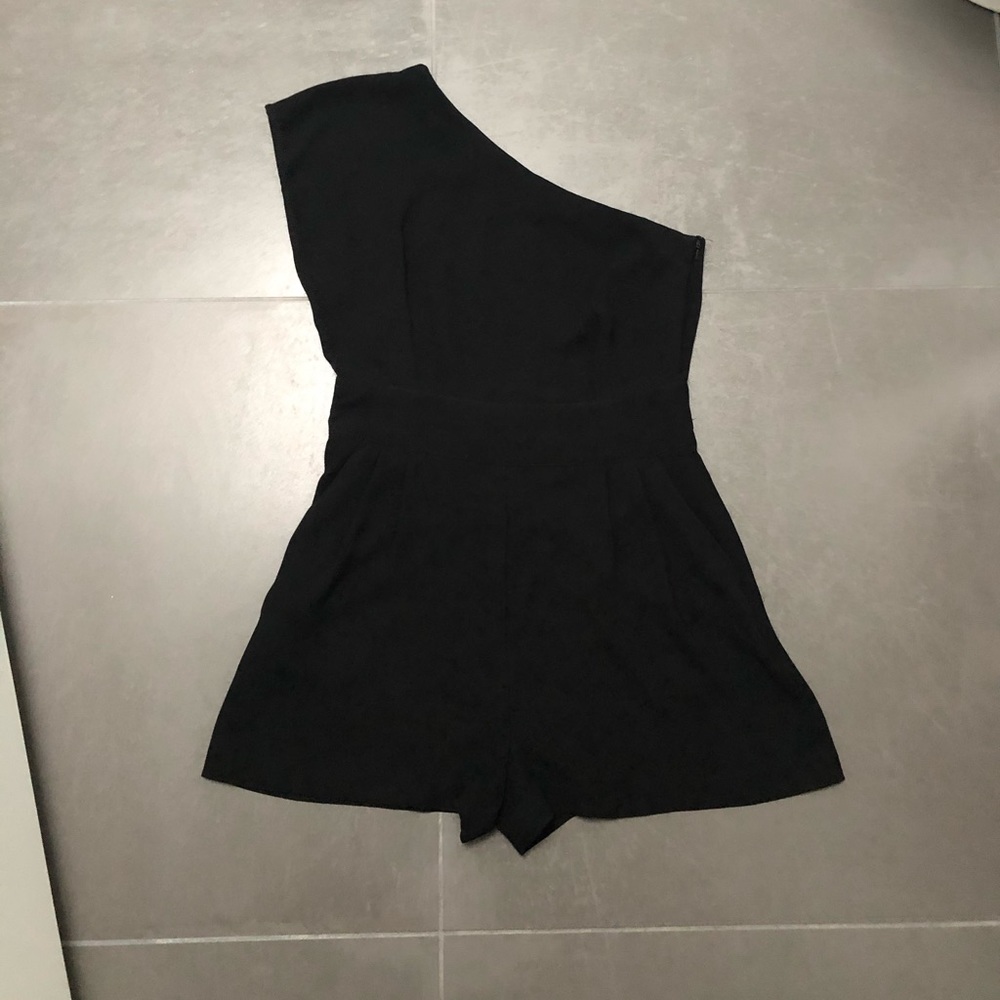 Topshop shoulder jump suit size 8